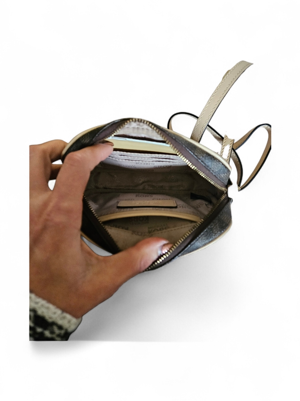 Michael Kors crossbody and Guess glimmer stackable bracelet - Picture 6 of 6